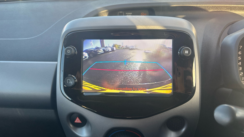 Toyota Aygo 1.0 VVT-i X-Play 5dr x-shift Petrol Hatchback